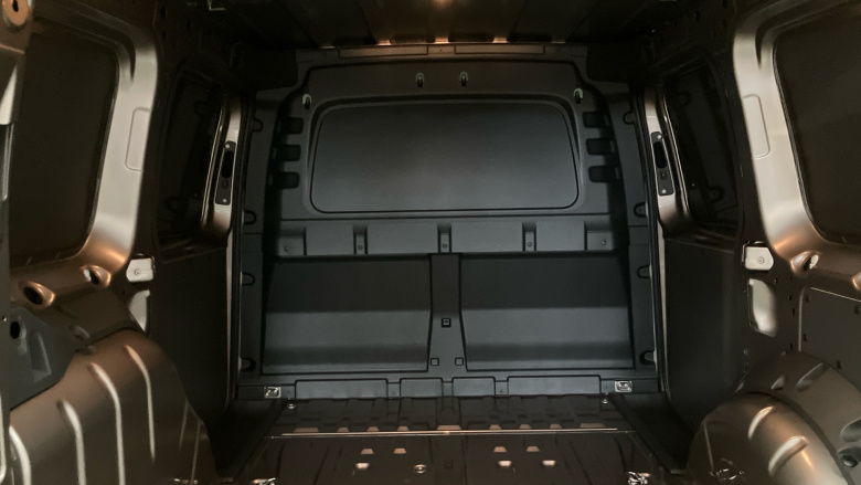 Volkswagen Caddy Cargo C20 Diesel 2.0 TDI 122PS Commerce Pro Van DSG [Tech Pack]